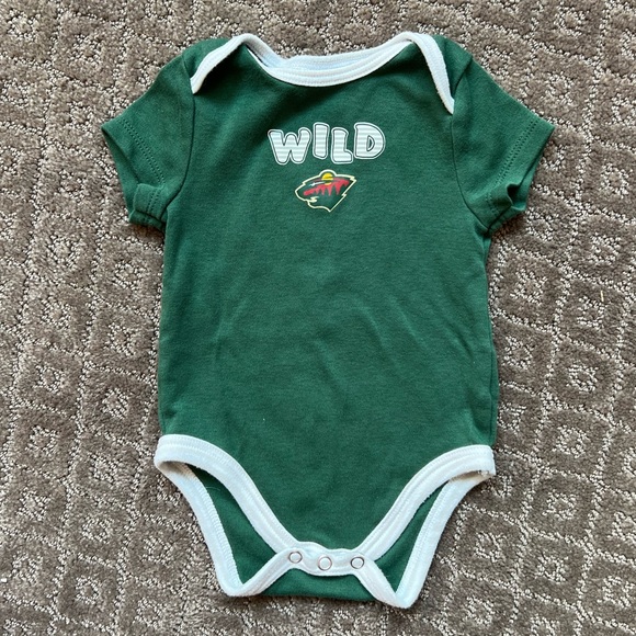 Minnesota teams onesies 3M - Picture 6 of 10